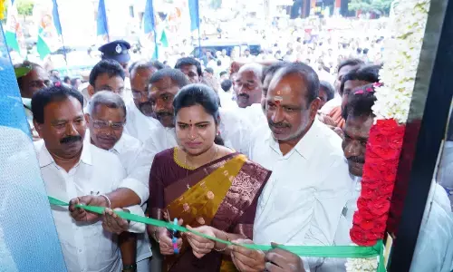 Minister Vidadala Rajini along with MLAs Maddala Giri and Mustafa inaugurating the YSRCP office in Guntur on Monday