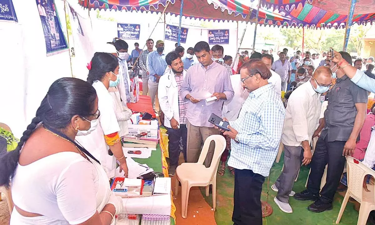 Collector M Harinarayanan during an inspection of the Primary Health Centre in Sangam mandal in Nellore district on Tuesday