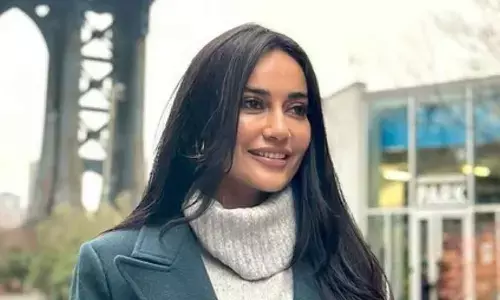 Surbhi Jyoti rings in 2024 at NASA Space Center