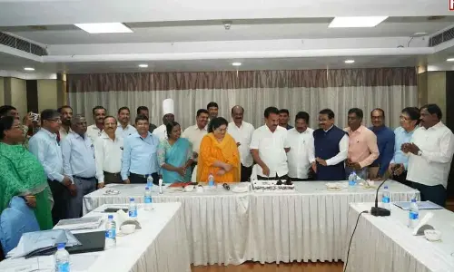 Compete with pvt sector in terms of revenue