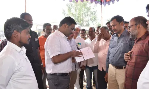 Nizamabad: Collector Rajiv Gandhi inspects Praja Palana centre