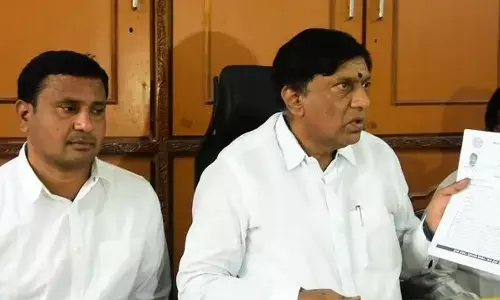 Why there is no column for bank account, asks Vinod