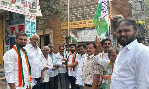 Nandyal district Congress President Lakshmi Narasimha Yadav conducts a door-to-door campaign in Bethancherla