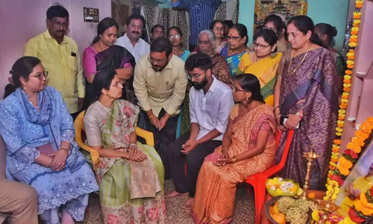Nara Bhuvaneshwari consoles kin of TDP activists family in Srikakulam, hands over Rs.3 lakh
