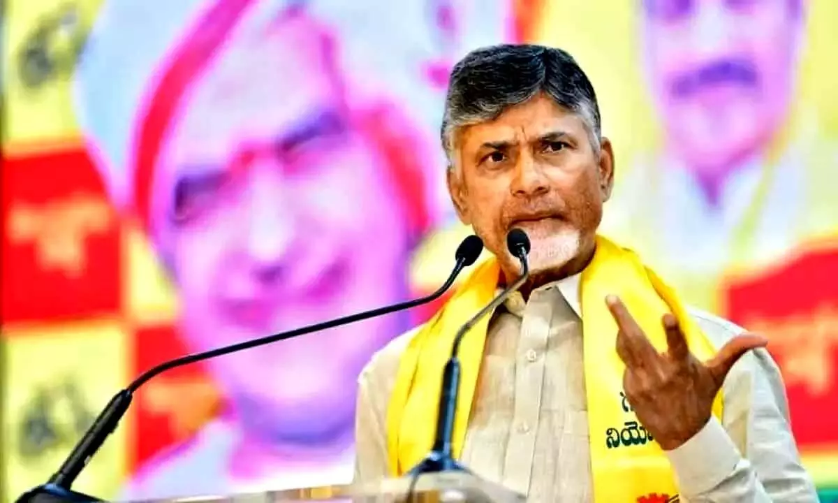 Chandrababu takes dig at YSRCP govt. in Bobbili, announces sops if TDP comes to power