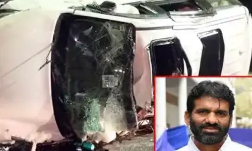 Andhra Pradesh: Teachers MLC escapes danger after car accident in Nellore