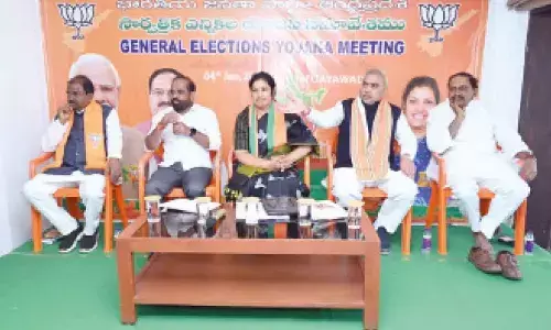 BJP leaders Shiv Prakash, Daggubati Purandeswari, Y Satya Kumar and others at the party core committee meeting in Tadepalli on Thursday