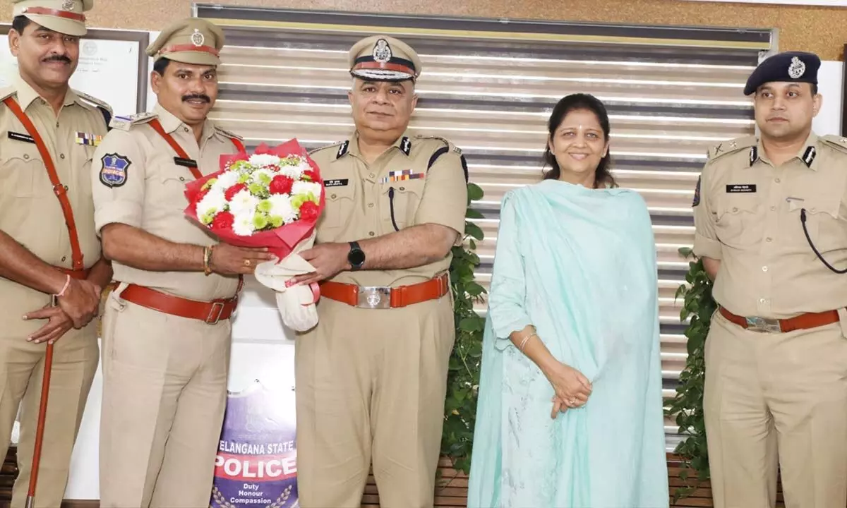 DGP Ravi Gupta congratulates cops