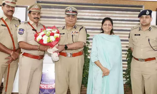 DGP Ravi Gupta congratulates cops