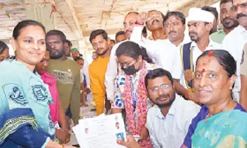 KCR family looted TS