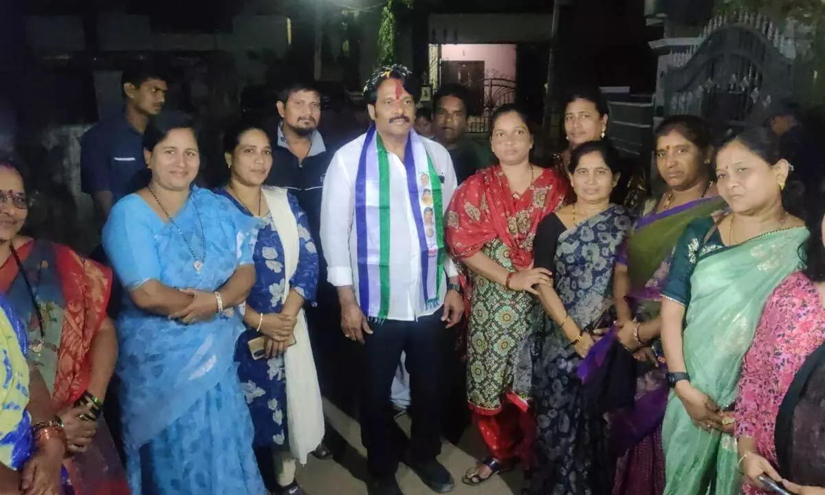 YSRCP MP MVV Satyanarayana Padayatra receives a good response on 15th day