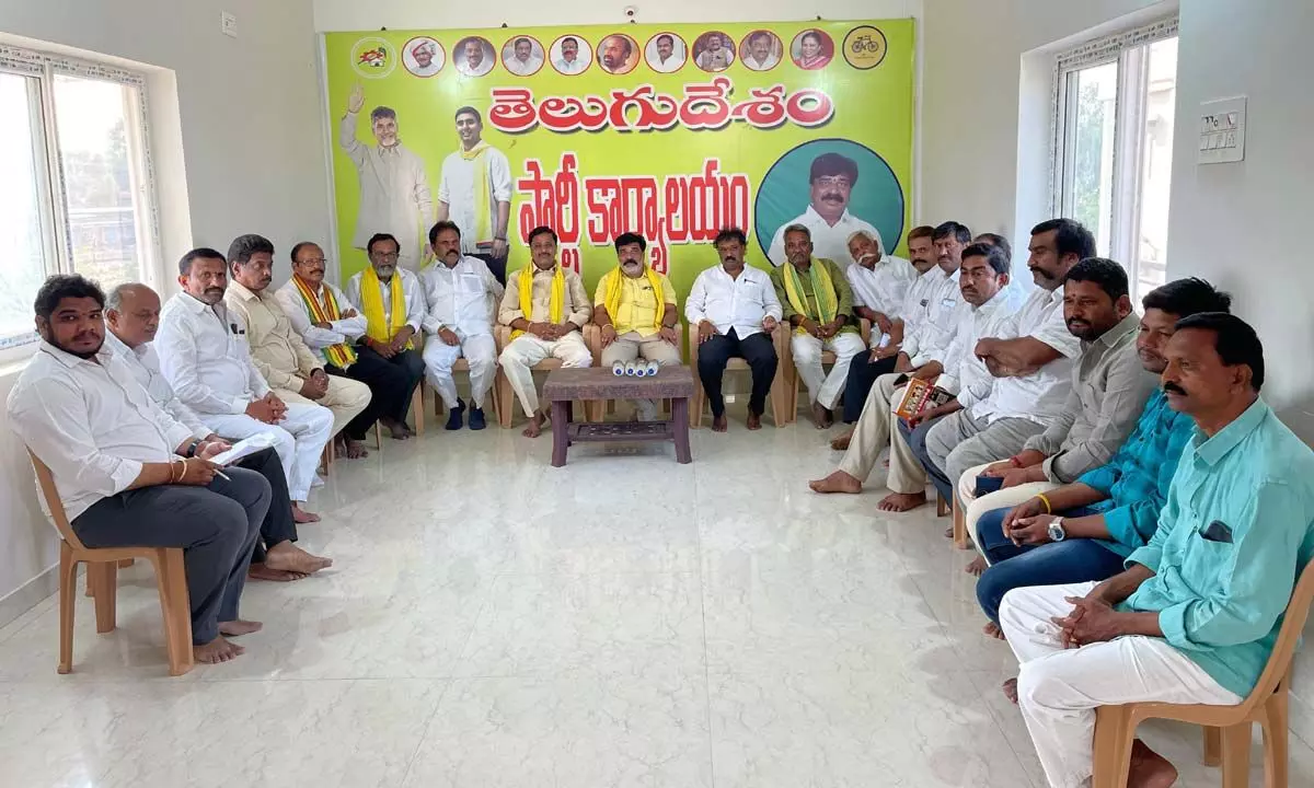 Manne Sunna Reddy urges leaders to make Ra Kadali Ra meeting in Allagadda succesfull
