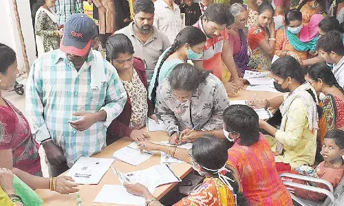 Telangana: Over 1 cr applied for benefits of six guarantees
