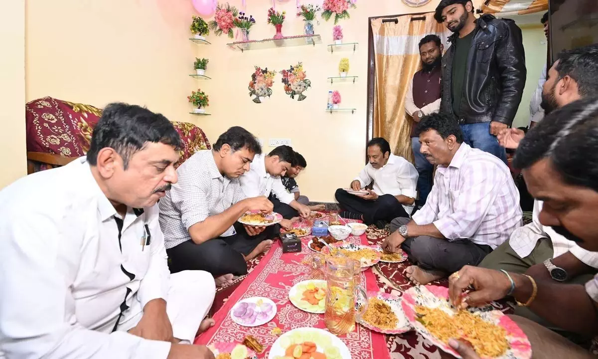 KTR visits bangle seller Ibrahim Khan’s house in Borabanda