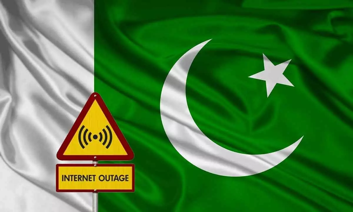 Users complain as social media, internet down in parts of Pakistan