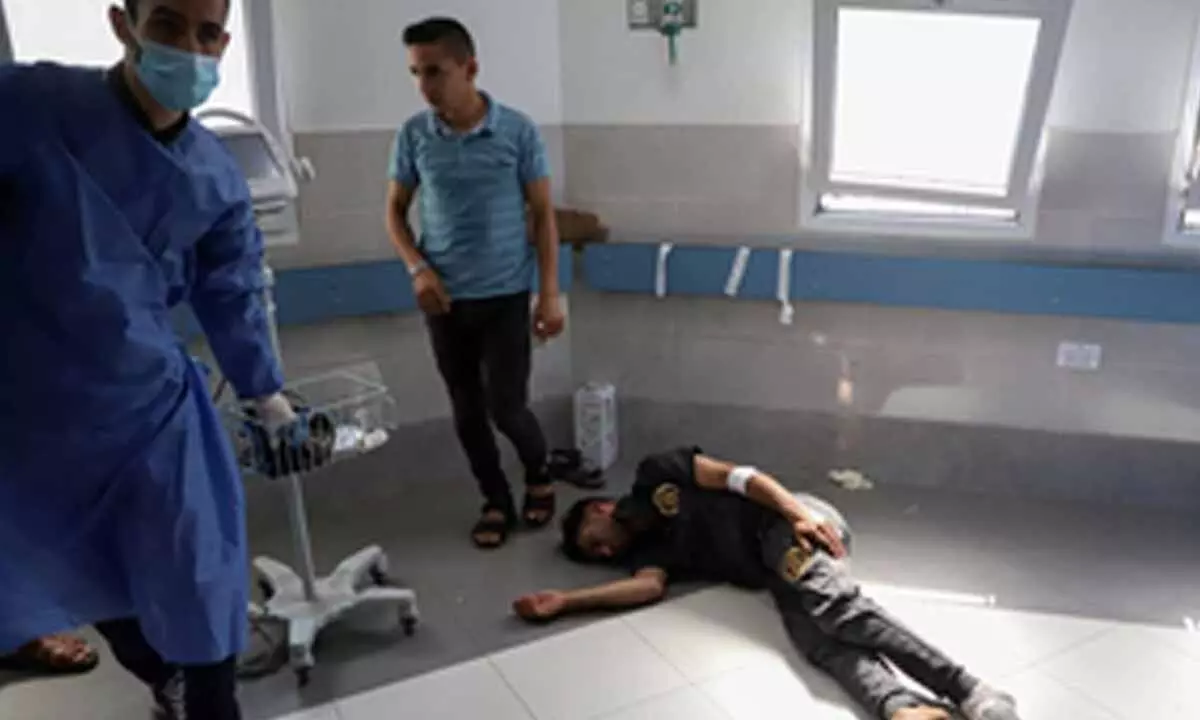 Health workers, patients forced to leave Gazas Al Aqsa Hospital: UN