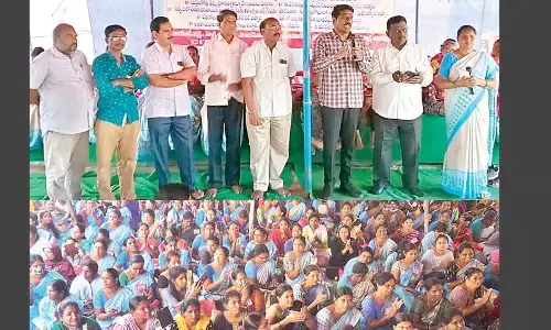 Federation Joint Secretary G Kishore Kumar along with other union members visiting the agitating Anganwadi workers and helpers at Dharna Chowk on Sunday