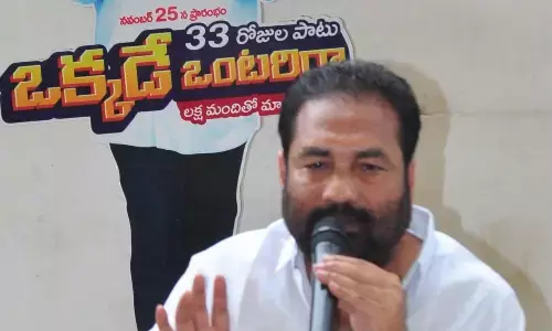 Suspended YSRCP MLA of Nellore Rural Kotamreddy Sridhar Reddy addressing the media at his office in Nellore on Monday