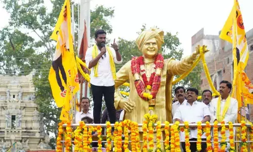 Paritala Sriram reiterates support to handloom sector, says he was save the sector