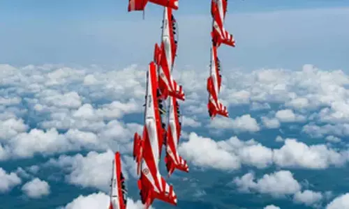 IAF weekend treat for Mumbaikars, dazzling aerial display at Marine Drive