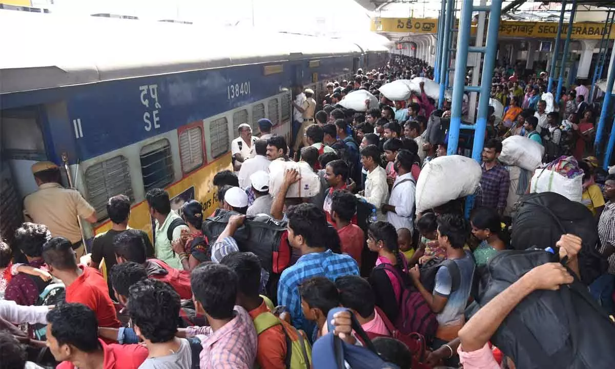 Bus and railway stations brim with Sankranti rush