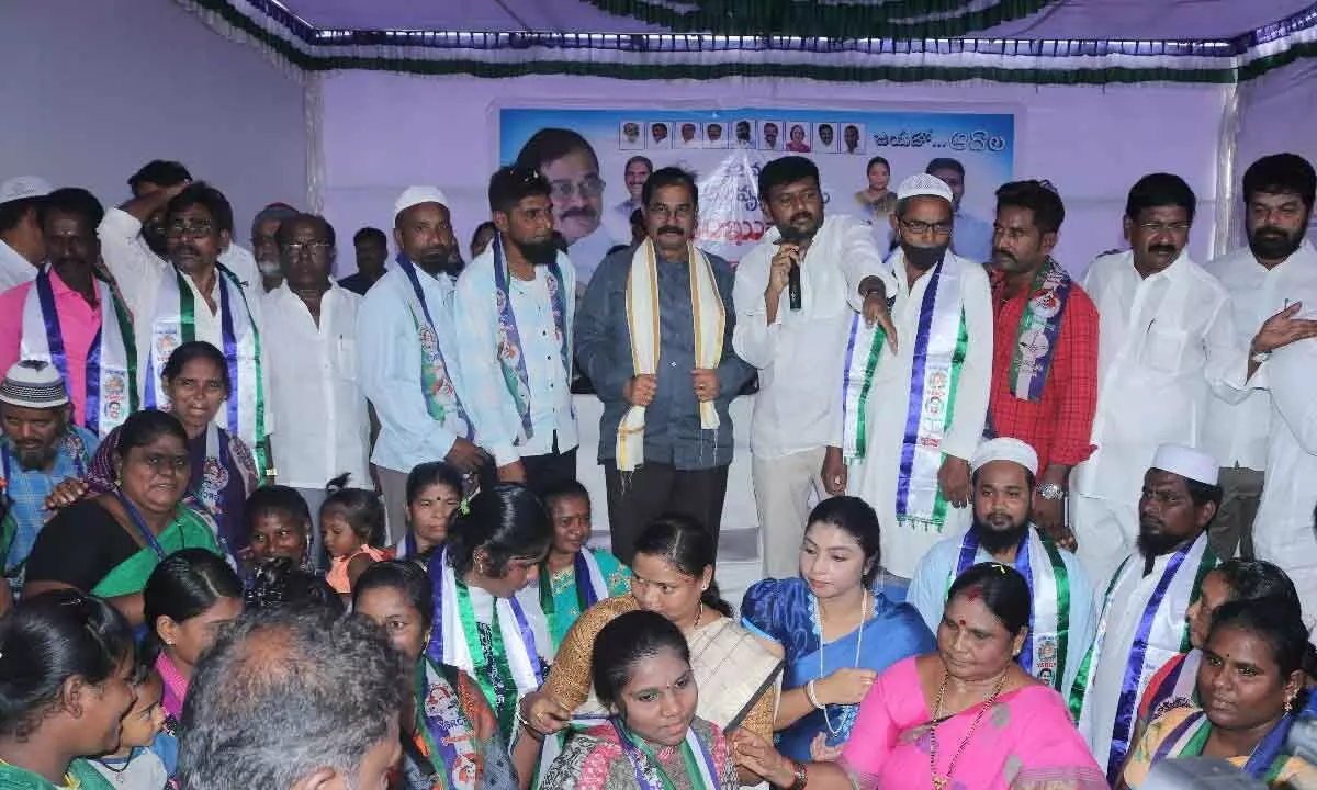 150 persons from TDP, BJP, CPM joined YSRCP in Nellore
