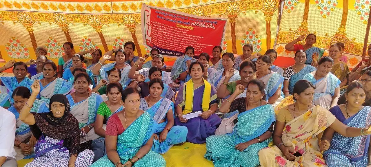 Paritala Sunitha express anguish over ESMA against Anganwadi workers