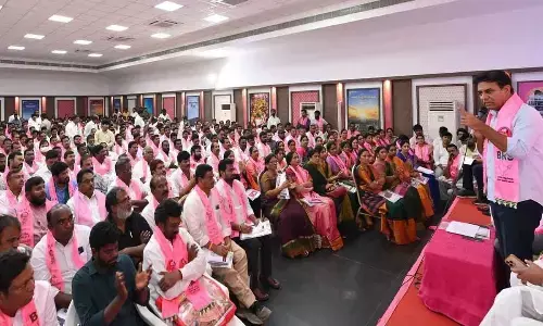 BRS leaders tell activists to forget differences, work for victory in LS polls