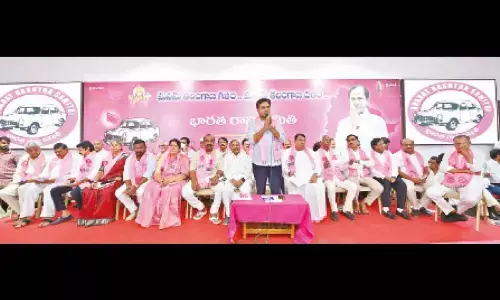 Move forward, strengthen party, KTR tells BRS leaders