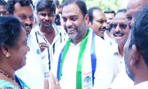 BS Maqbool receives warm weclome in Nallacheruvu and Nambulapulakunta Mandals