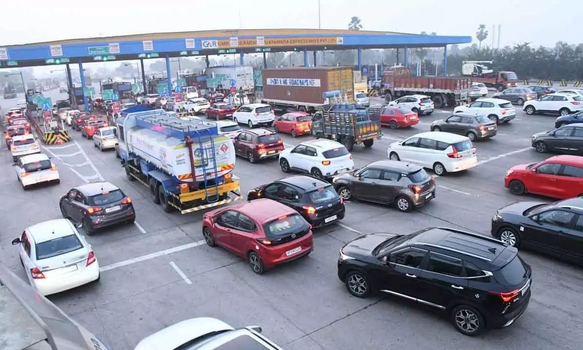 Sankranti scramble chokes toll plazas