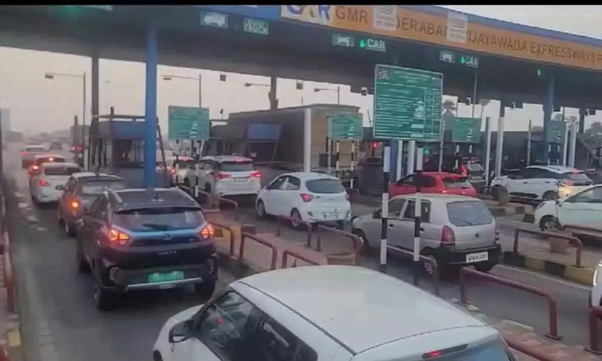 Vehicular traffic increases at Pantangi Toll Plaza, about 53,000 passengers travelled in 18 hours