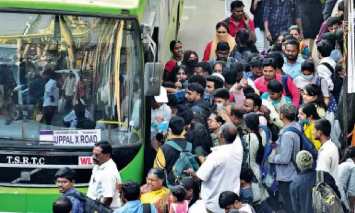 TSRTC takes measures in view of heavy rush of passengers amid Sankranti