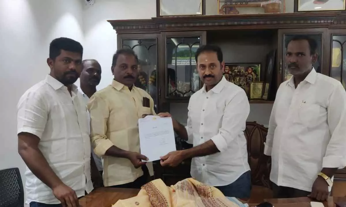 Kandikunta Venkataprasad was elected as the Vice President of Hindupuram Parliament SC Cell