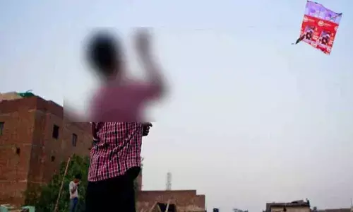 Telangana: Eleven-year-old boy dies of electric shock in Attapur while flying kites