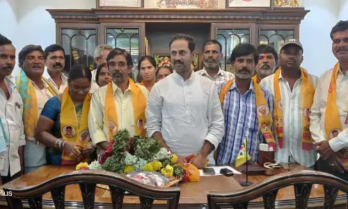 30 YSRCP leaders join TDP in Kadiri