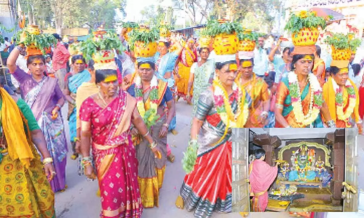 Devotees flood Inavolu Jatara