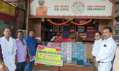 Maniabandha handloom available at Cuttack station