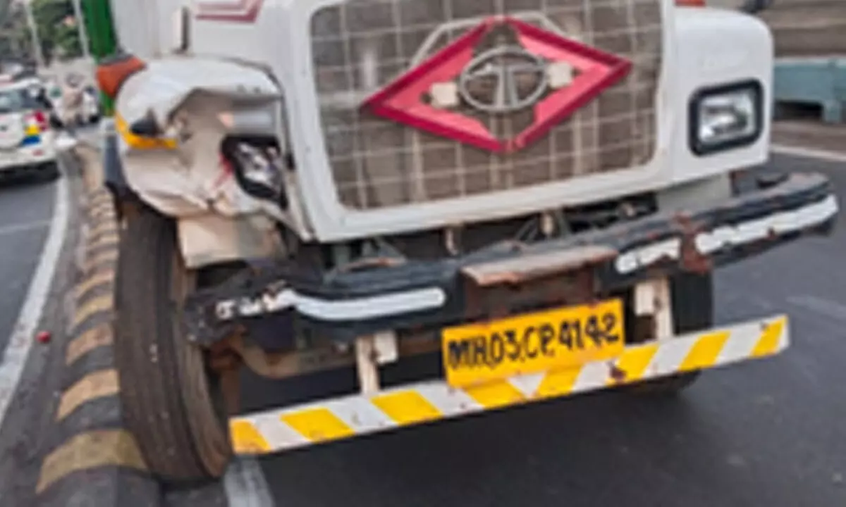 Three riding triple-seat killed as bike rams into truck on Mumbai flyover