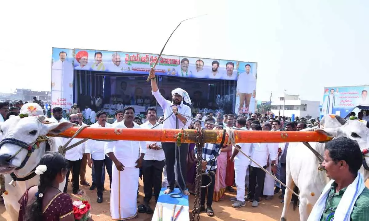 MLA Ananta Venkatrami Reddy starts Rathi Dulam and Horse competitions in Anantapur