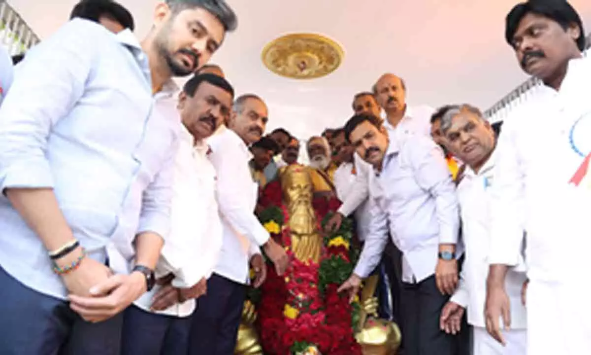 Thiruvalluvars statue represents brotherhood between Kannada & Tamil people: Ktaka BJP chief Vijayendra