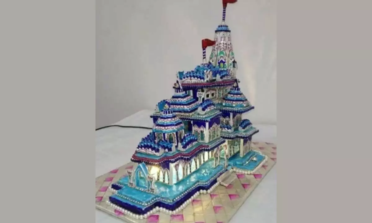 Kashi craftsman creates Ram Temples replica with gold, silver and diamonds