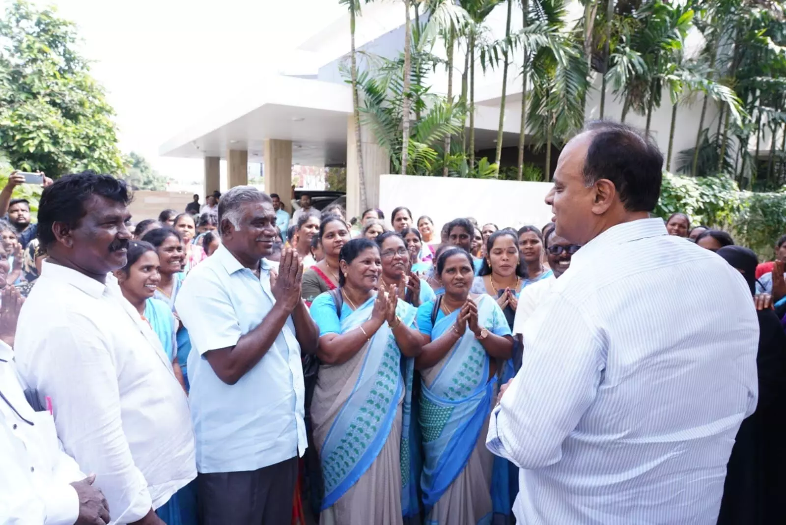 Nellore YSRCP MP candidate meets Anganwadi workers, says will take their demands to CM