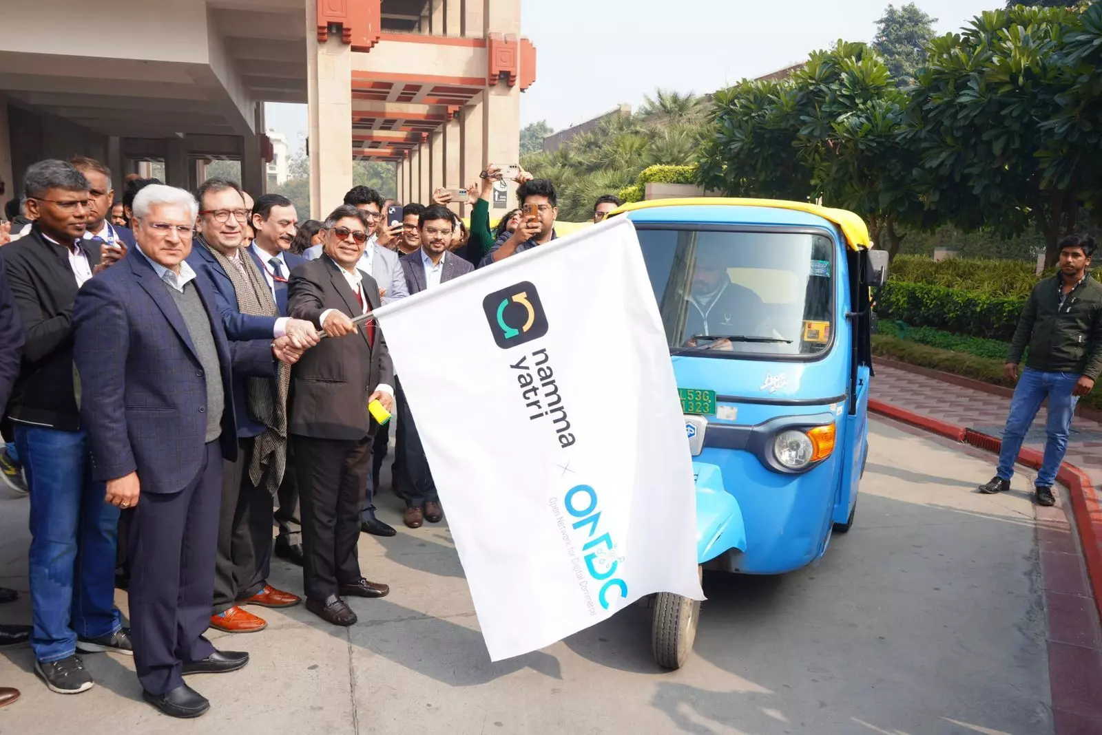 Kailash Gahlot inaugurates the services of Namma Yatri app in Delhi