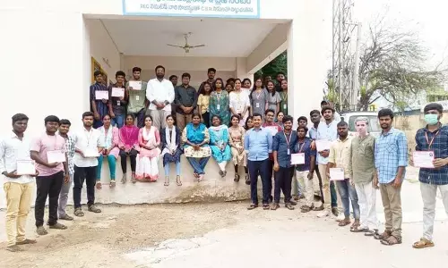 Bisathi Bharath along with youth (File photo)