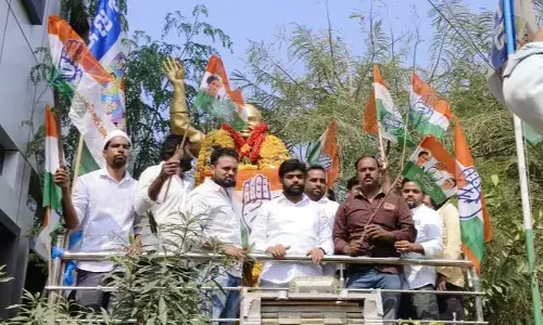 Kadiri Congress leaders welcome YS Sharmila as APCC president