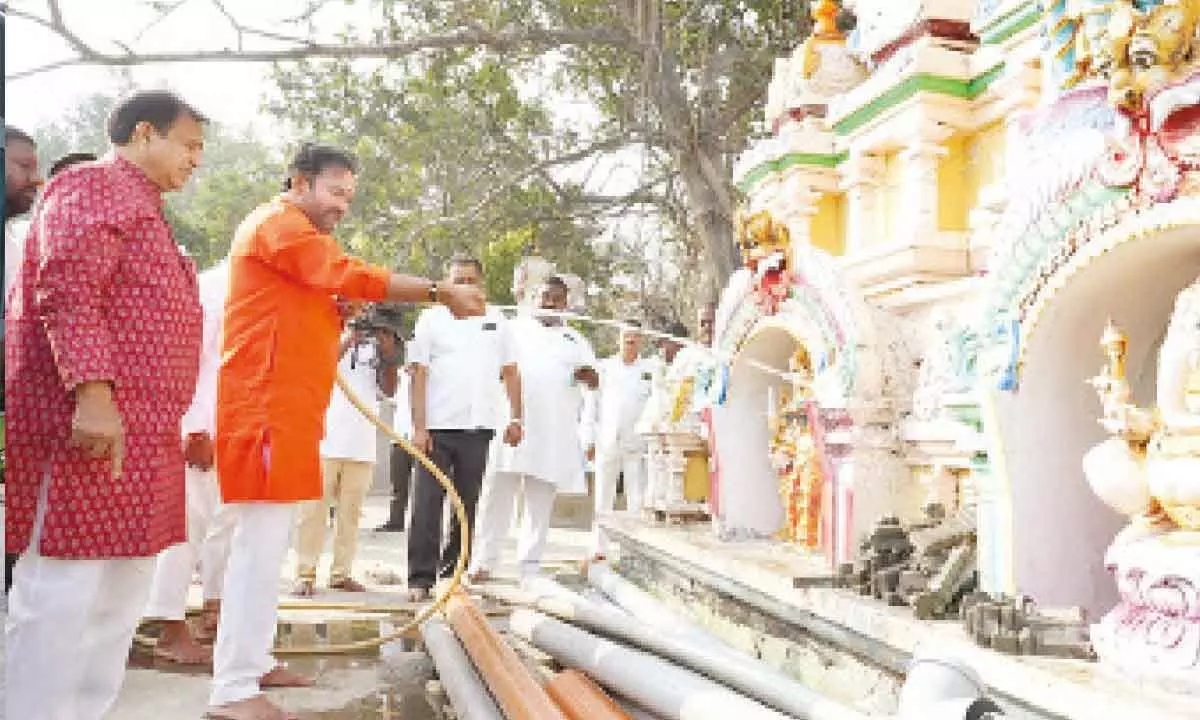 Kishan Reddy takes part in Swachh Abhiyan at temple