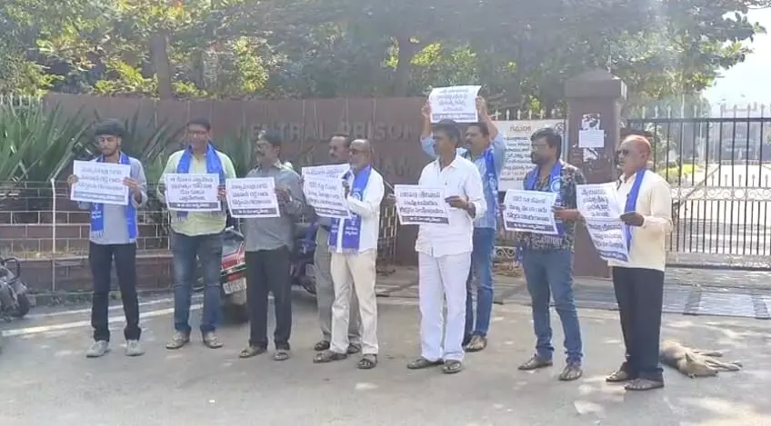 Kodi Kathi Srinu launches indefinite strike from prison