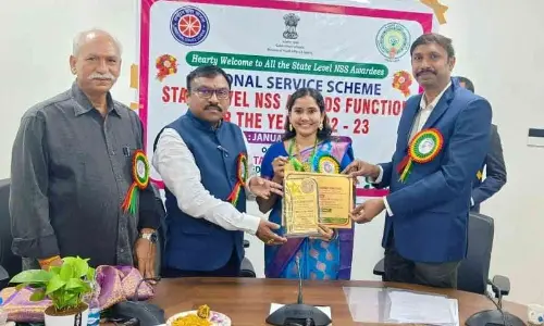 Rajamahendravaram: Lakshmi Srilekha receives Best NSS Volunteer Award