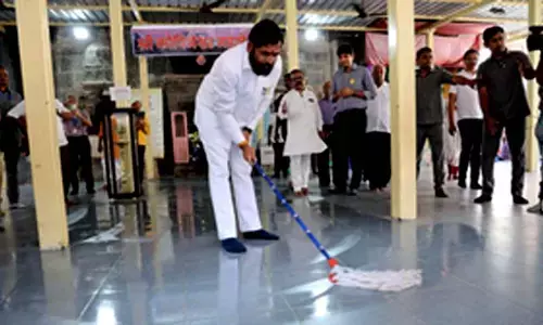 Shinde orders BMC to clean 3 temples in each Mumbai ward till ‘Prana Pratishtha’